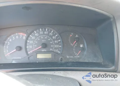 2005 Toyota Corolla Ce z USA, uszkodzony, nr VIN 2T1BR32E85C557020